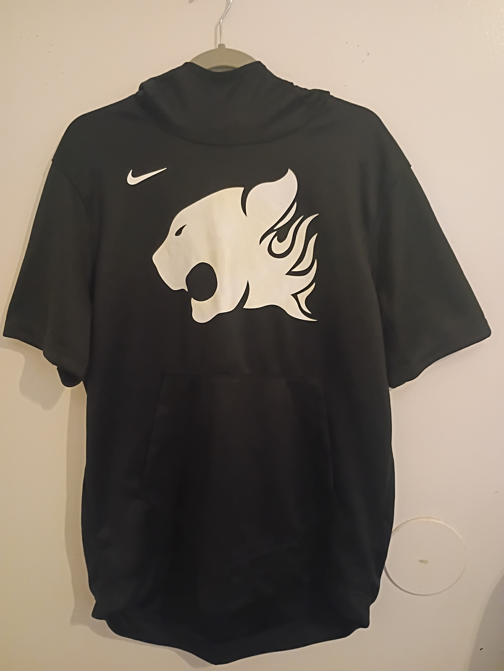 Nike Women's Black Short-Sleeve Hoodie with‎ White Panther Graphic Sz M